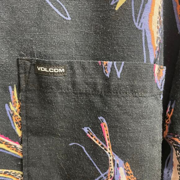 Volcom Size XXL Mens Button Down Short Sleeve Shirt Modern Fit Casual Skate - Picture 2 of 4